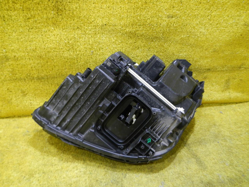 Битая Фара правая Mercedes E W213 (2016-2021) LED