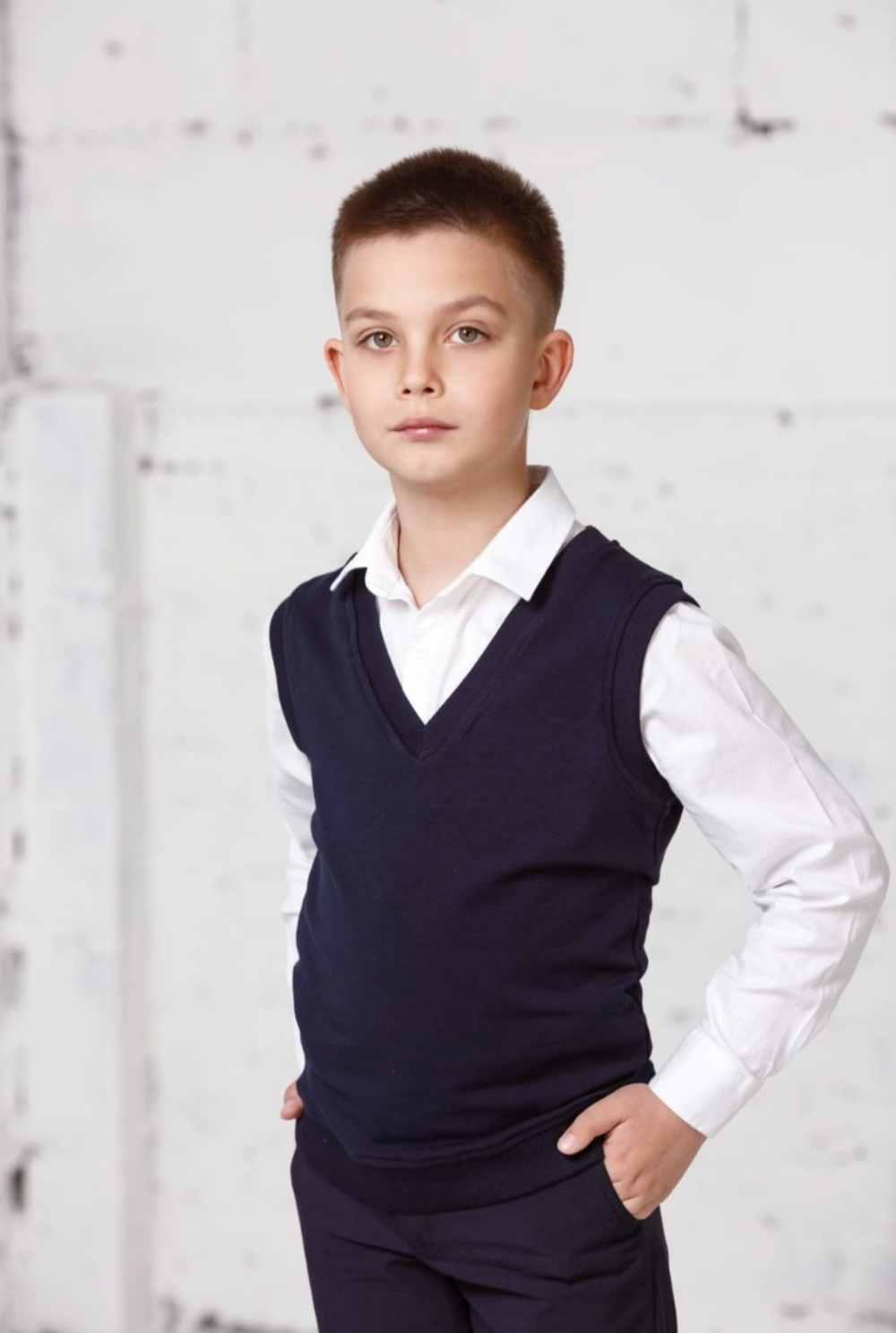 Жилет для мальчика мужской трикотажный трикотаж синий темно-синий футер 2-нитка тёплый школьный деловой демисезонный зимний осенний весенний праздничный торжественный официальный для школы тёмный вязаный костюмный