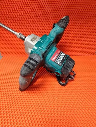 Миксер строительный Makita UT-1200