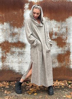 Платье Assassin / не знаем какой это цвет / красивый