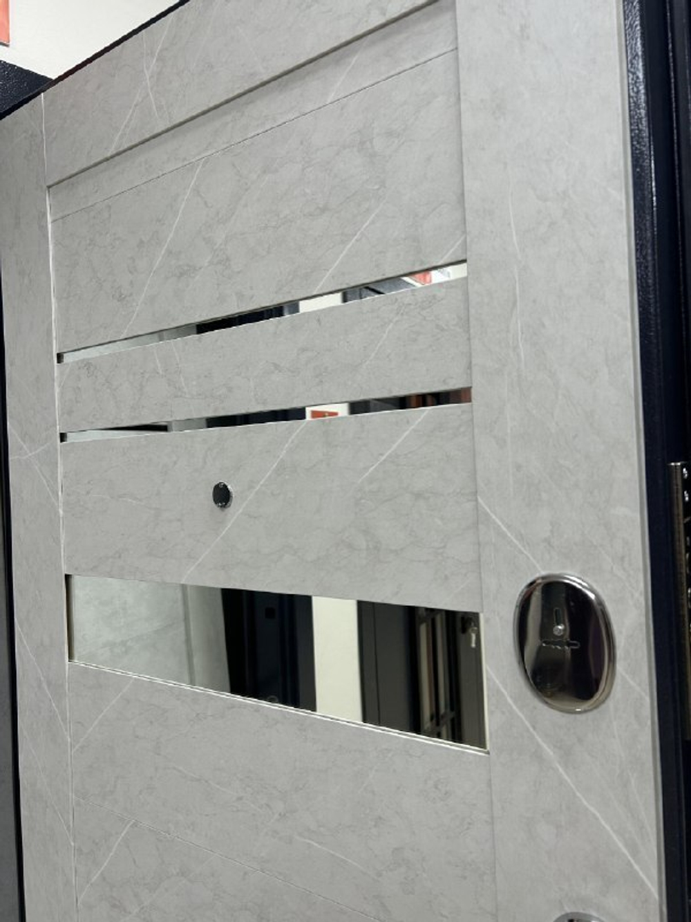 Дверь входная Берлин