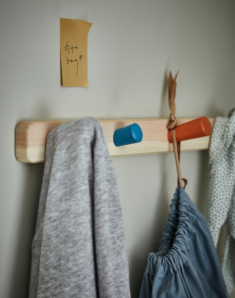 Вешалка настенная IKEA FLISAT (ФЛИСАТ), 47х4,5 см