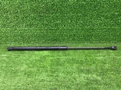 Амортизатор крышки багажника правый Mazda 3 BK (2003-2009)