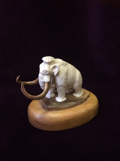 Скульптура "Мамонт", бивень мамонта