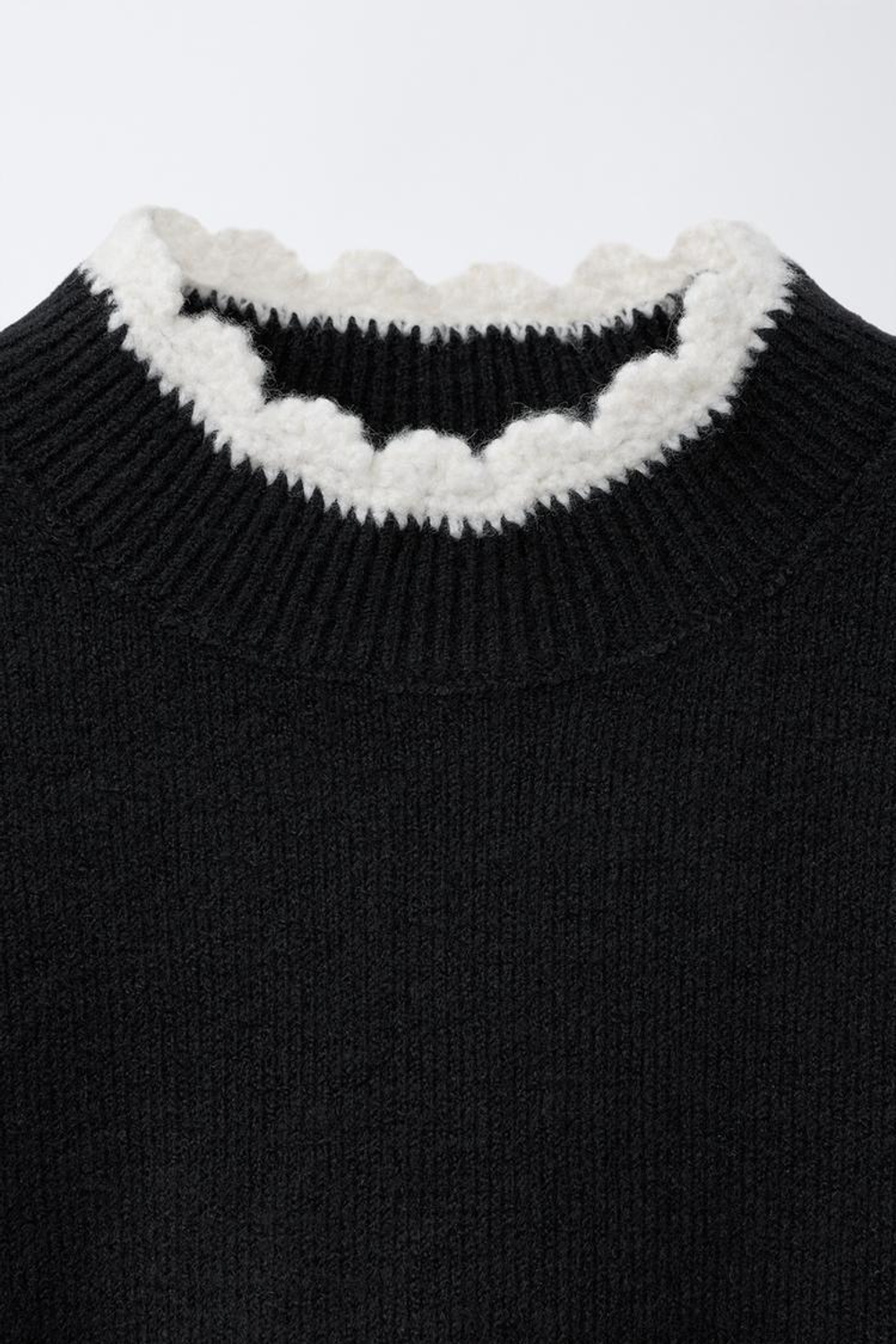 ZARA ТРИКОТАЖНЫЙ ДЖЕМПЕР С ОТДЕЛКОЙ КРЮЧКОМ, ЧЕРНЫЙ