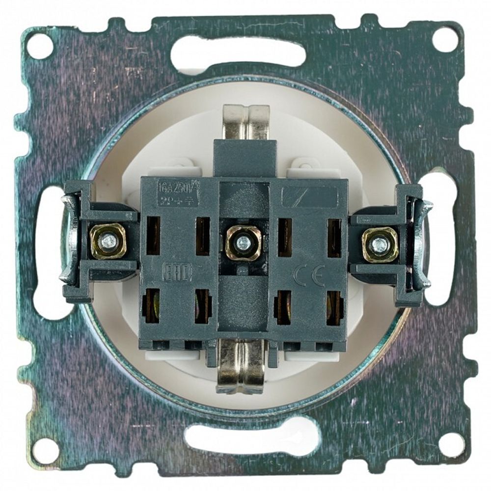 Розетка с заземлением и со шторкой, без рамки Stekker Катрин 39304