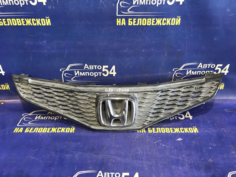Решетка радиатора Honda FIT 2007-2010