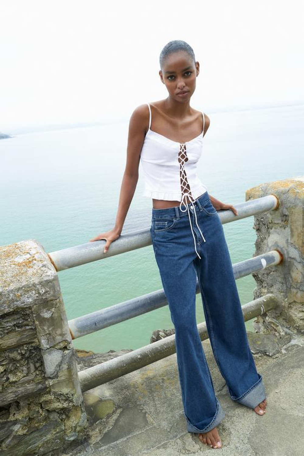 ZARA ТОП ИЗ ГАБАРДИНА СО ШНУРОВКОЙ И ЗАВЯЗКАМИ, БЕЛЫЙ