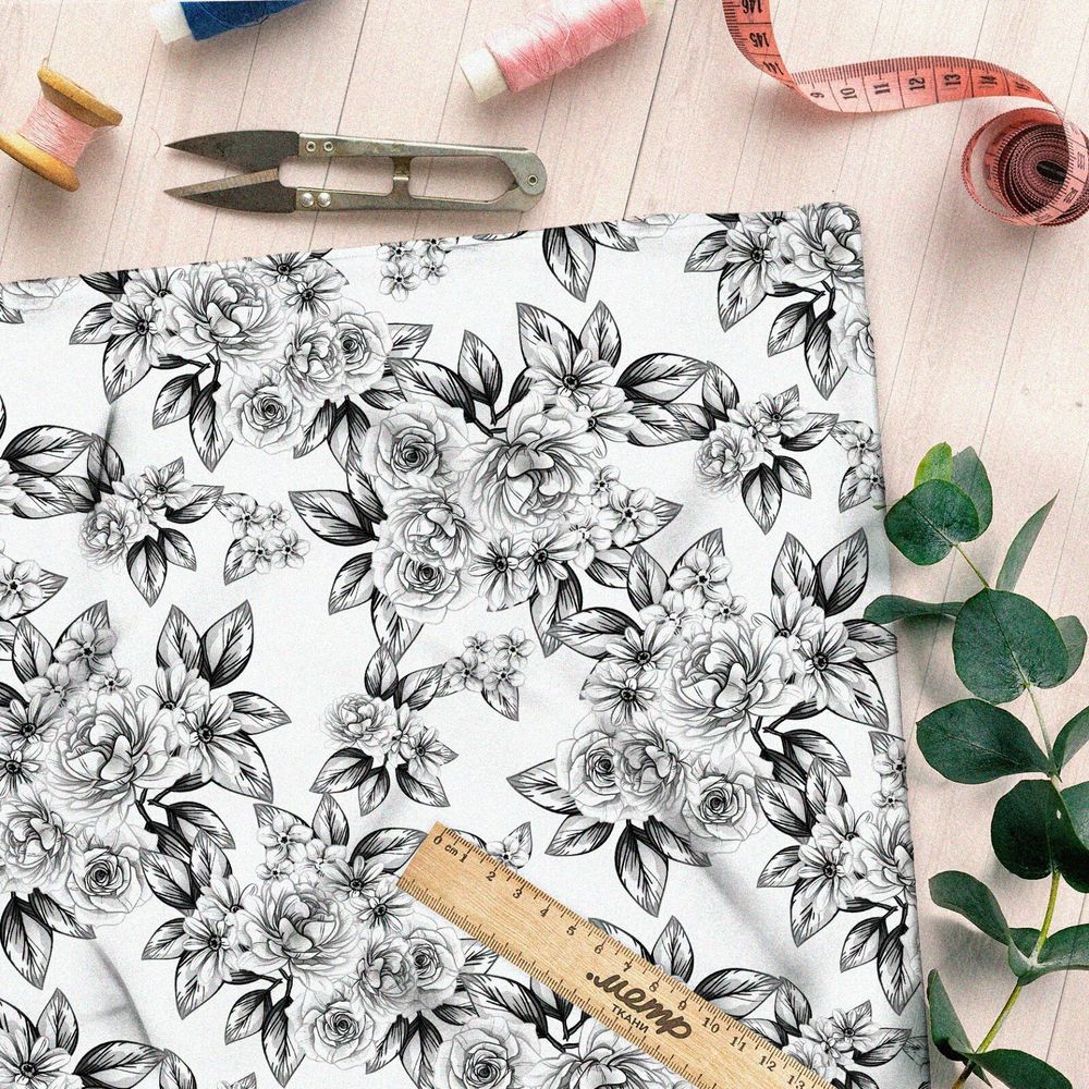 Ткань шелк Армани черно-белые бутоны цветов