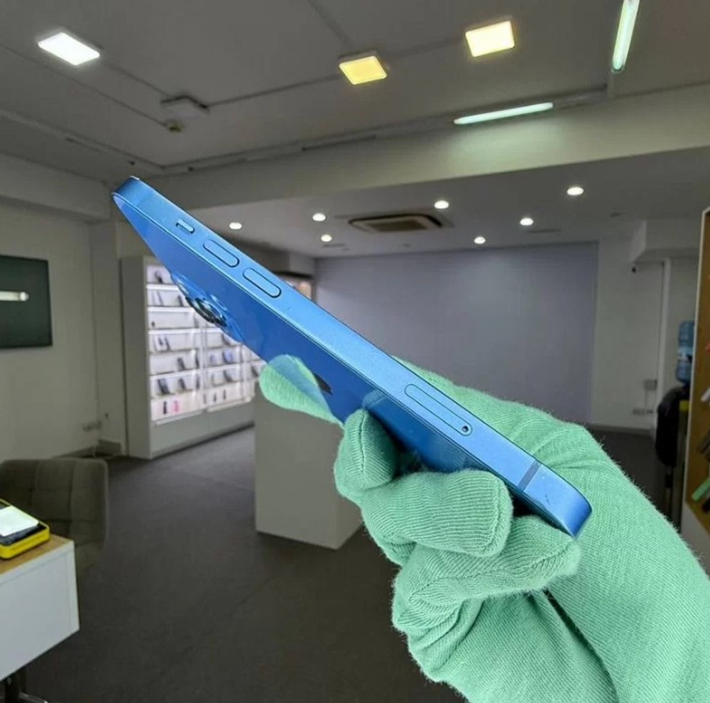 iPhone 13, 128 ГБ б/у