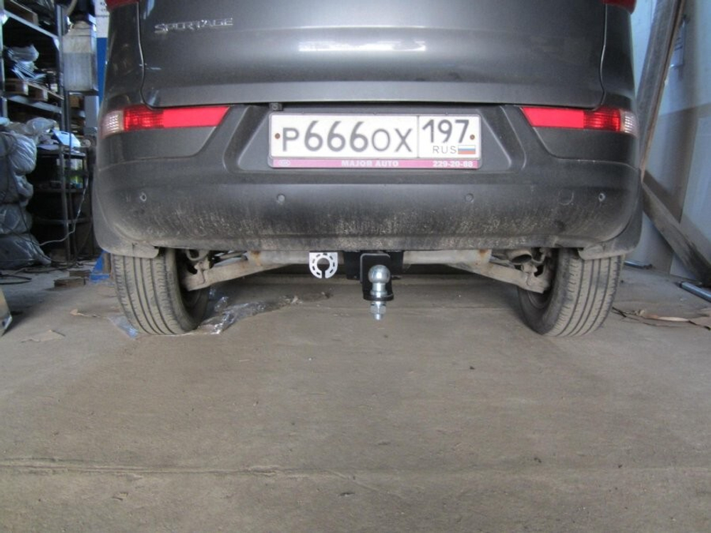 Фаркоп под квадрат для KIA Sportage 3, c 2010 г., Бизон.FA 1006-E