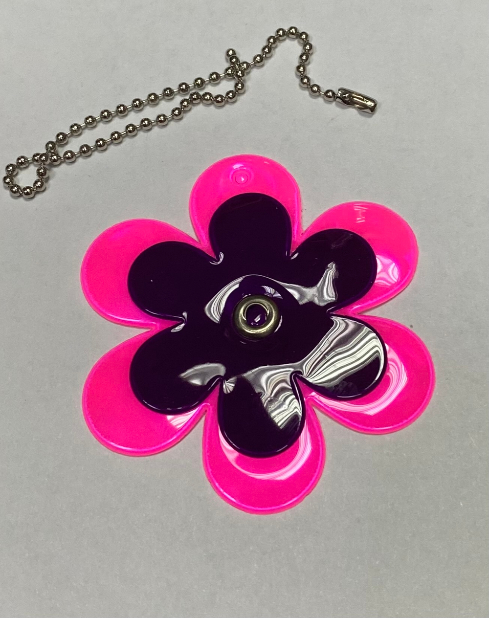 Светоотражатель подвеска Цветочек ПВХ розовый