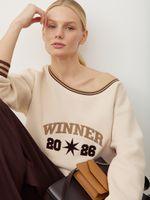 СВИТШОТ НА ОДНО ПЛЕЧО «WINNER» МОЛОЧНЫЙ