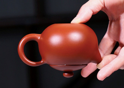 250040 Чайник "Сиши" 100мл, 6,6*10,6, глина. Цвет - красный