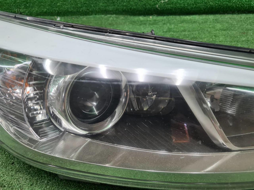 Битая Фара правая KIA Ceed 2 JD (12-18) галоген