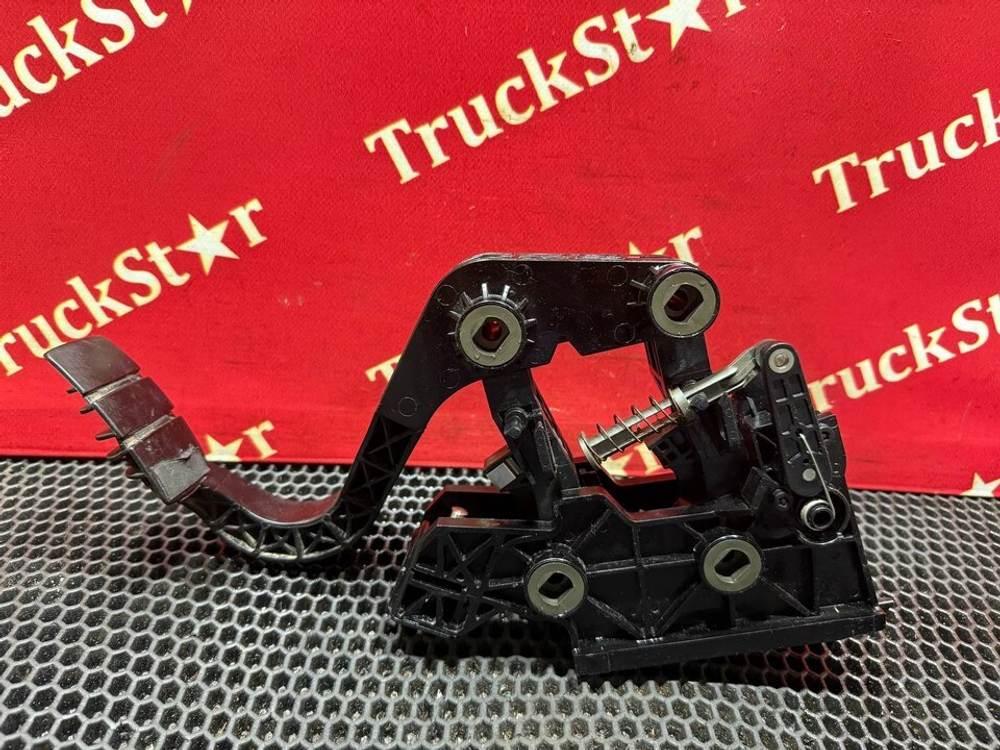 Педаль газа