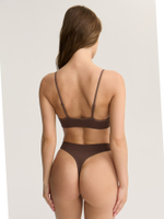 Бесшовный топ на тонких бретелях