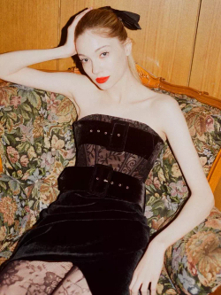 Юбка миди драпированная из бархата с ремнем