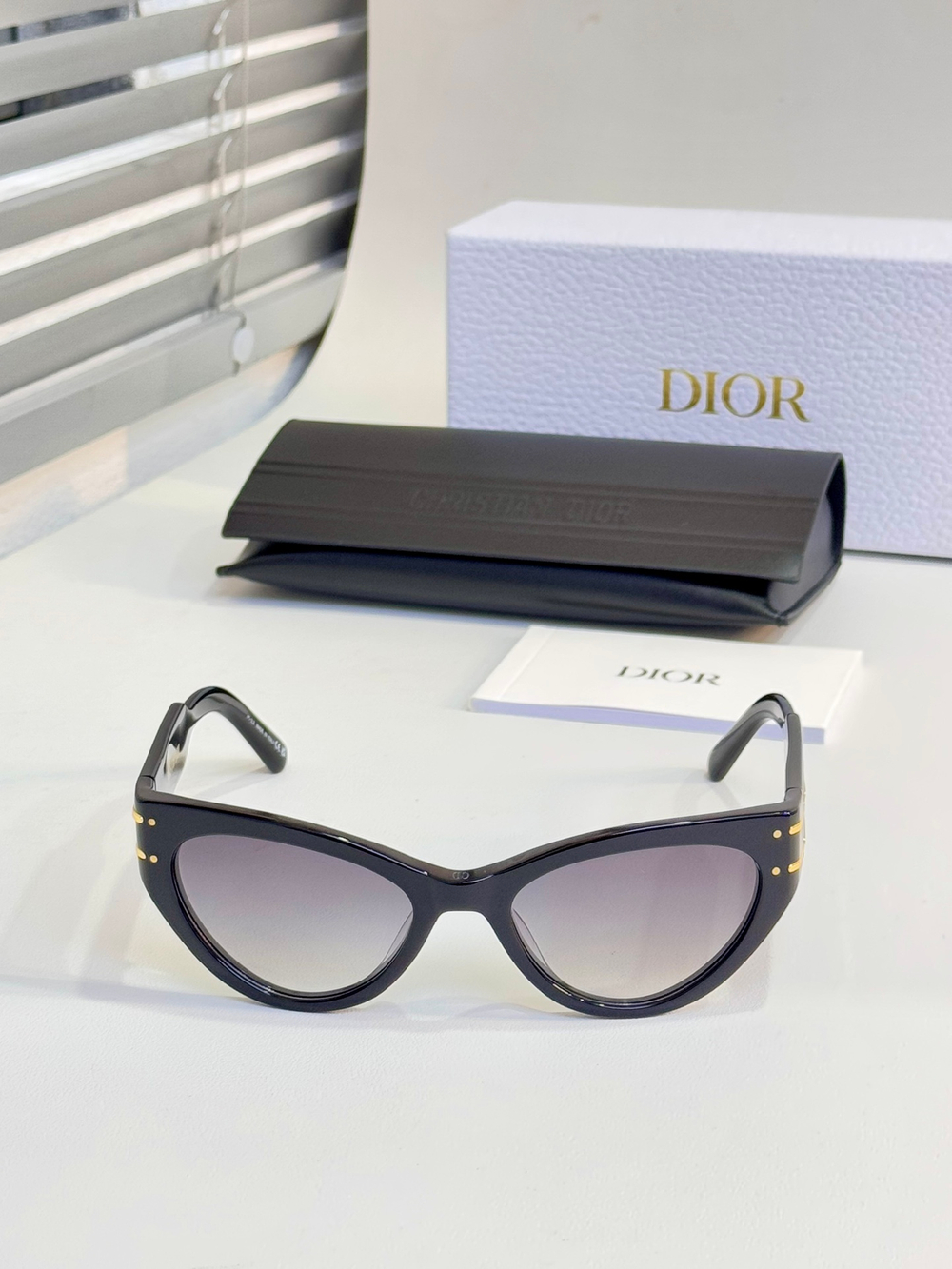 Солнцезащитные очки