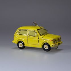 Фарфоровая ёлочная игрушка внедорожник 2121