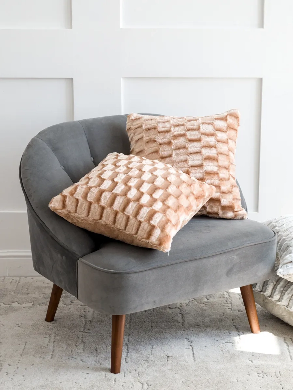 Подушка декоративная пушистая 40х40