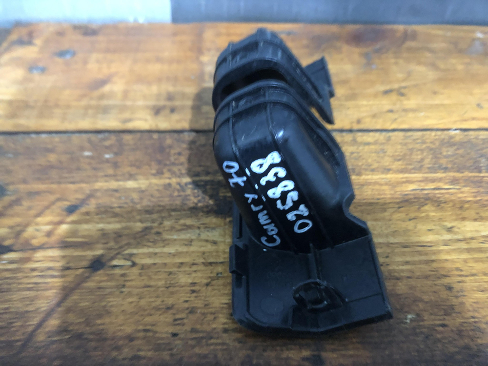 Кожух замка багажника Toyota Camry (XV70) 17-22 Б/У Оригинал 6474933030