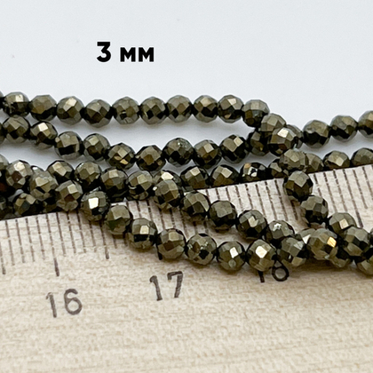 Пирит граненый бусины, размер около 3-3,2 мм, цена за отрезок 19 см (1/2 нити)
