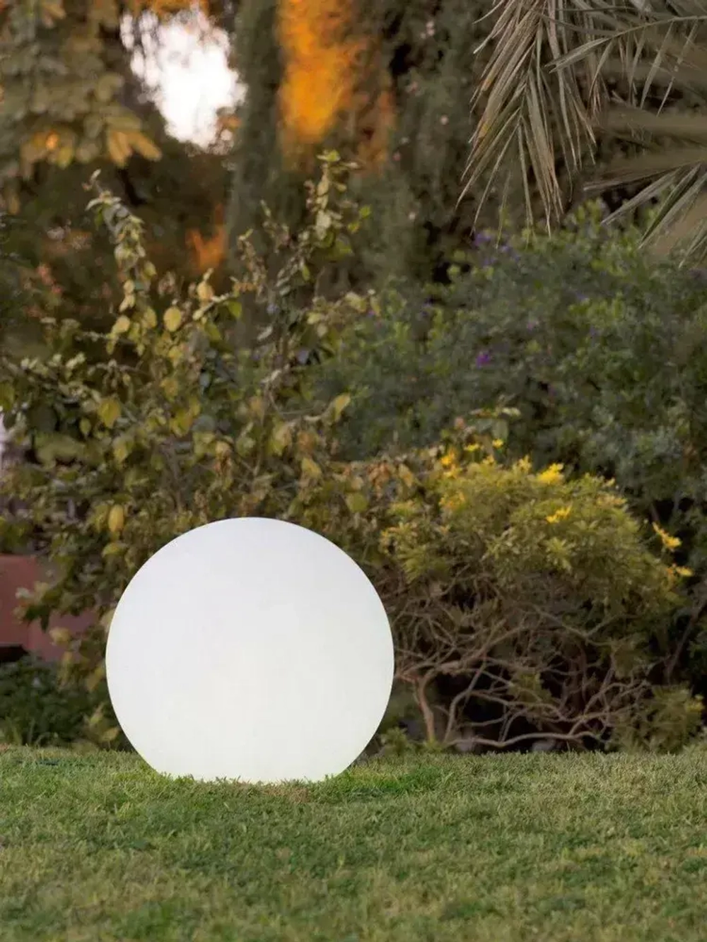 Ландшафтный светильник Белый Шар 40 см
