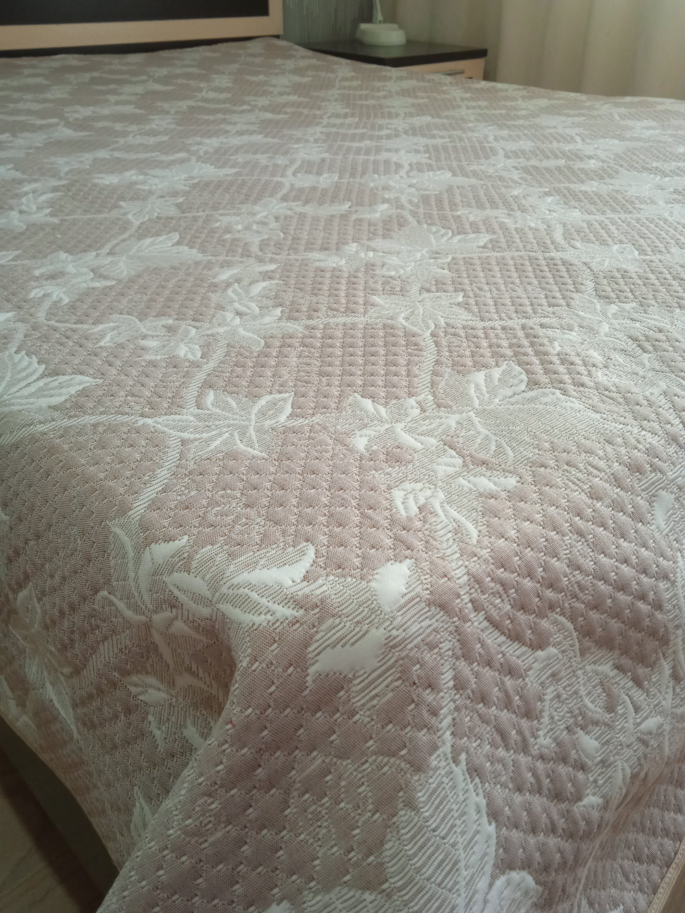 Покрывало жаккардовое двухстороннее Нежность 2656-16 беж,белый евро (240х200)