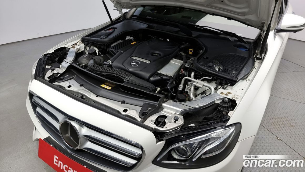 Mercedes-Benz E-Class W213 E300 4MATIC AMG Line (08.2020)