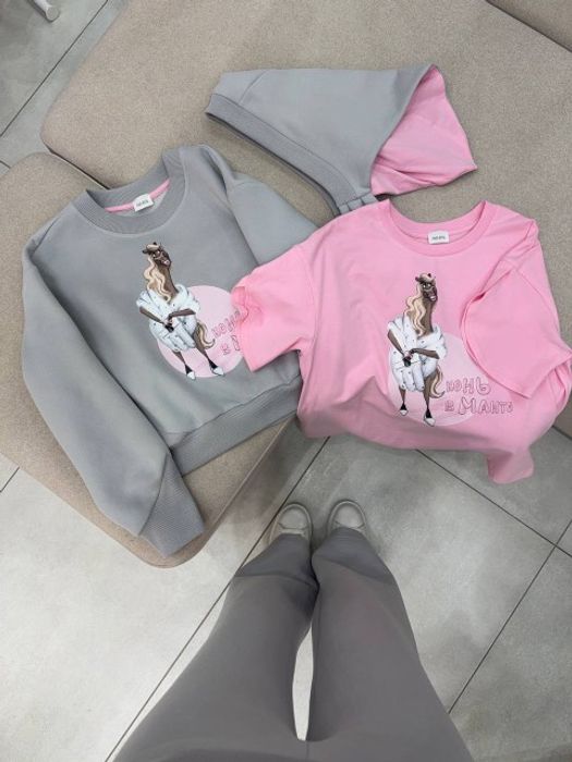 ФУТБОЛКА СОФИ РОЗОВЫЙ КОНЬ В МАНТО