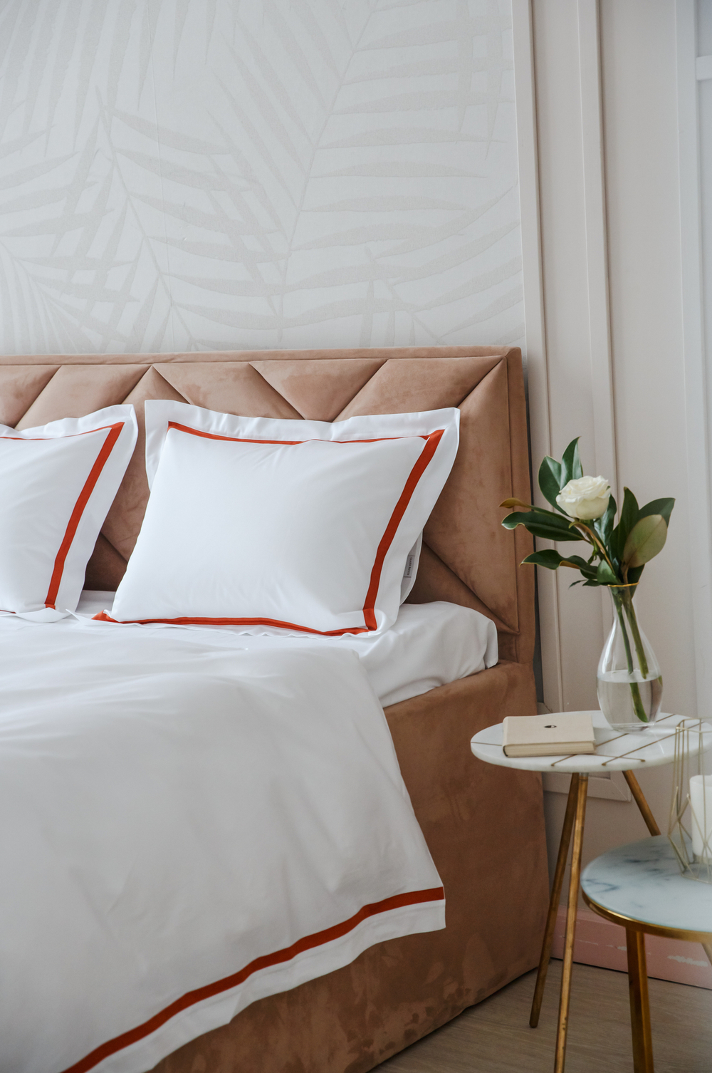 Постельное белье 2 спальное евро Сlaire&Caroll Nuage белое с оранжевым кантом