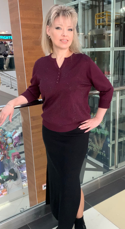 Трикотажная длинная юбка с двумя боковыми разрезами