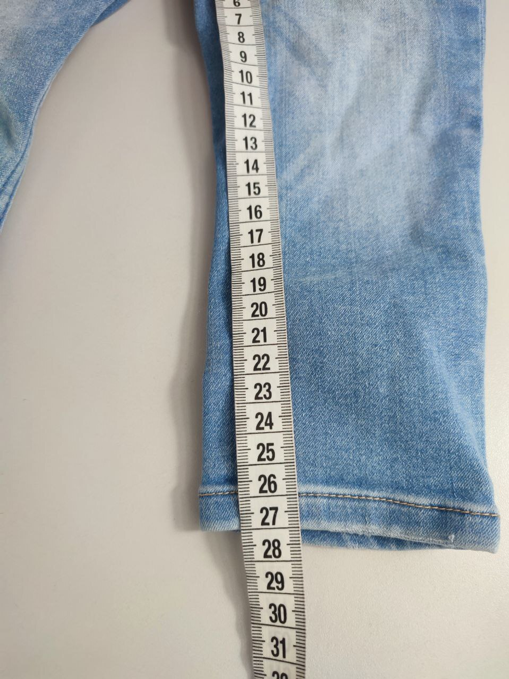 Джинсы светлые на 1-1,5 года