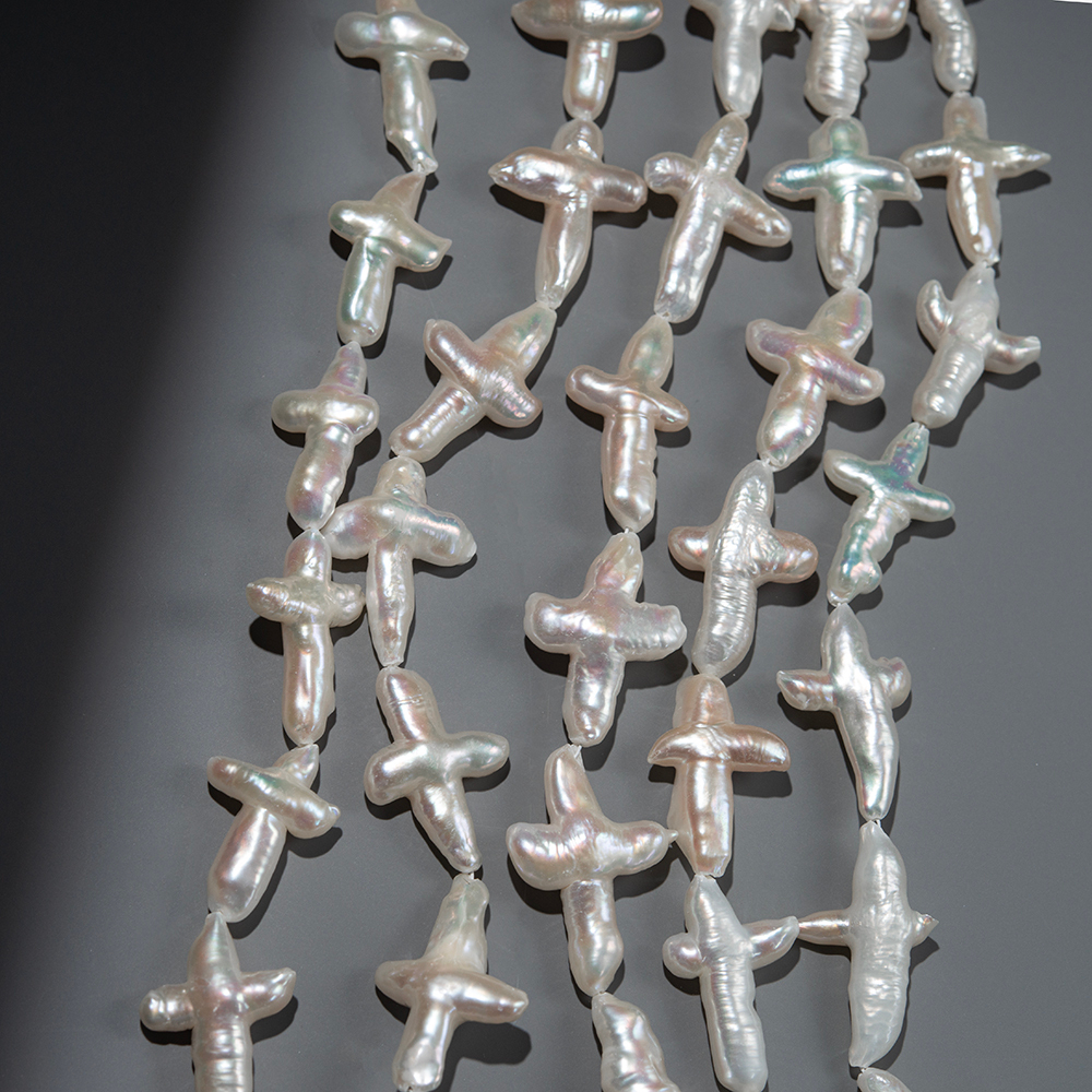 Жемчуг культивированный барочный "Крест", белый, 25-32*20-25мм