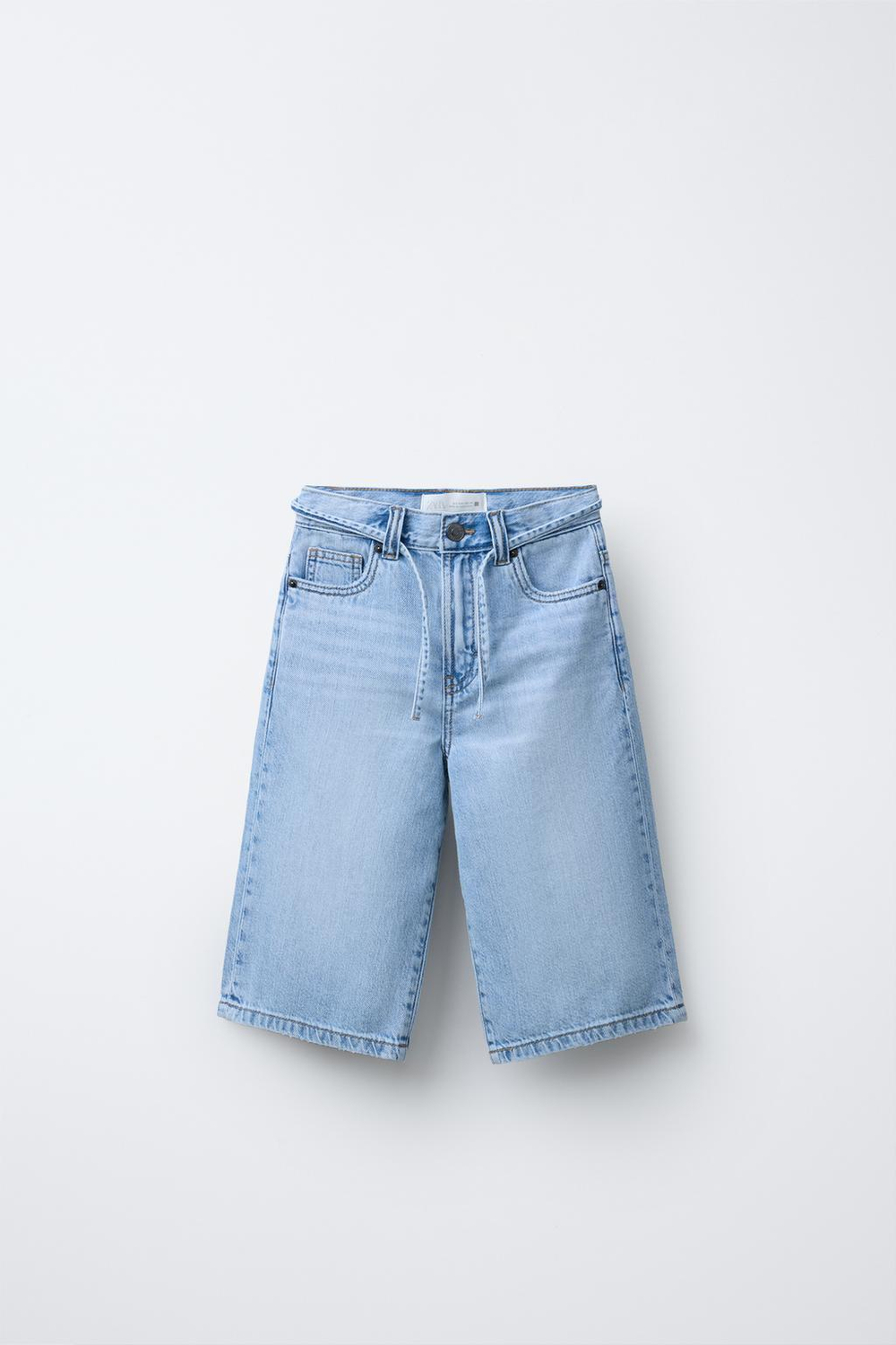 ZARA ДЖИНСОВЫЕ ШОРТЫ-БЕРМУДЫ С ПОЯСОМ, СВЕТЛО-ГОЛУБОЙ