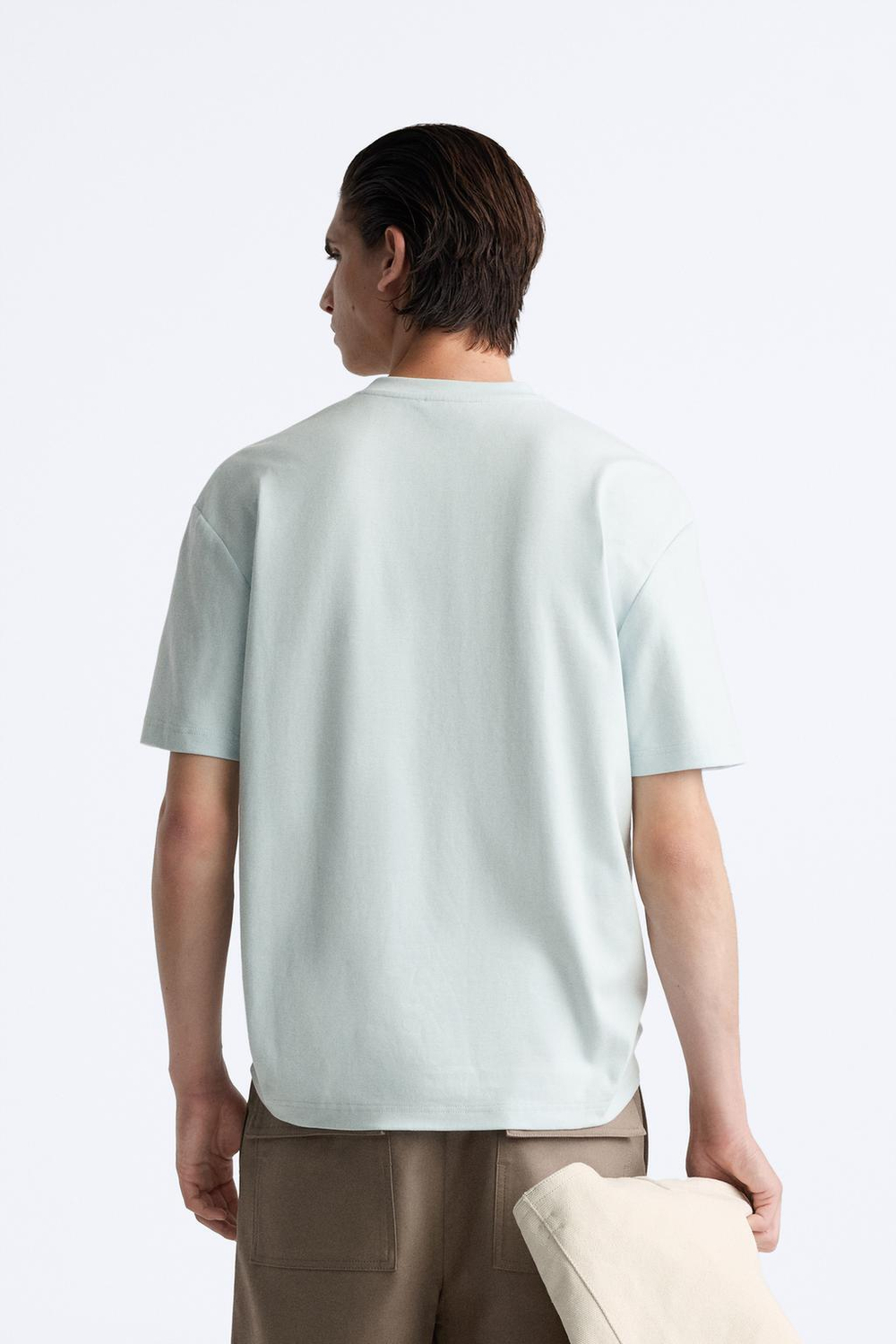 Базовая футболка regular fit