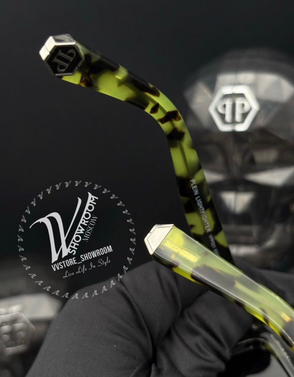 Солнцезащитные очки Philipp Plein VPP021