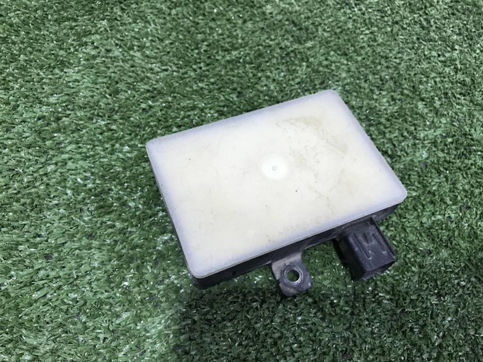 Датчик слепых зон правый Genesis G70 (2017-2021)