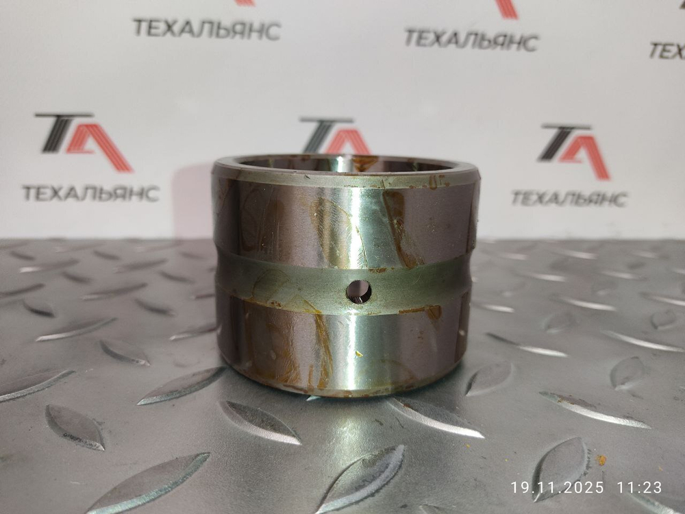 Втулка 707-76-65050