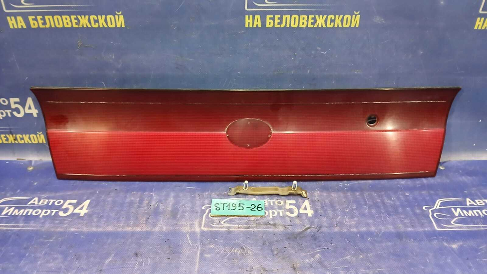 Вставка в багажник центральная TOYOTA CARINA 1993