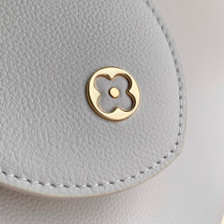 Louis Vuitton Capucines MM Souple