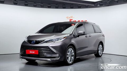 Toyota Sienna 4 Generation 2.5 Hybrid 2WD (02.2022)