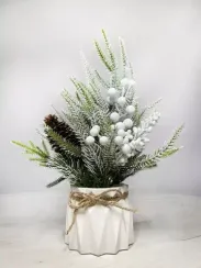 Новогодняя настольная композиция с белыми ягодами и шишкой 35 см., Christmas DeLuxe (89295)