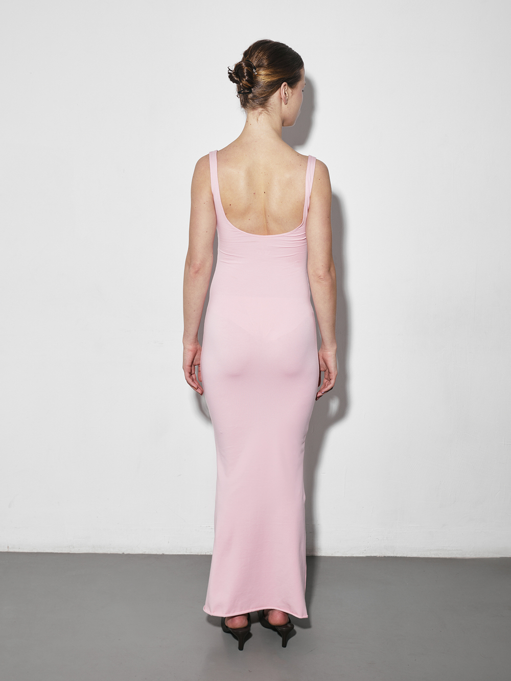 Платье макси розовое