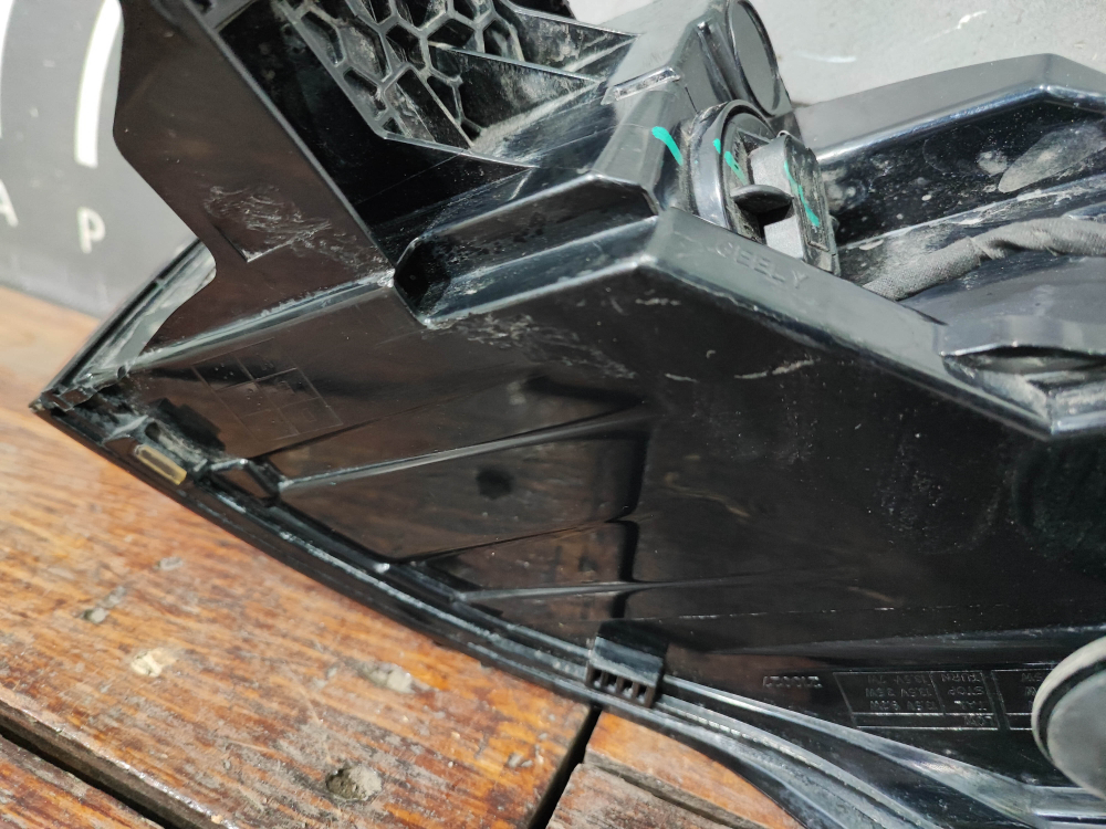 Фонарь задний левый Geely Monjaro 21-нв Б/У Оригинал 7057046100