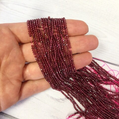 0447-2 Натуральный гранат шар огранка 2мм, нить 38см