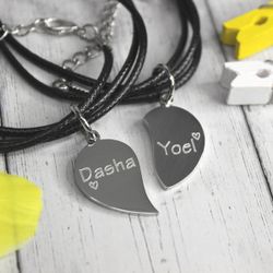 Парные кожаные браслеты-шнуры Две половинки с гравировкой на заказ