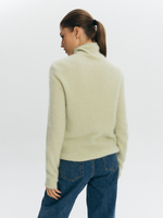 Свитер из тонкой шерсти