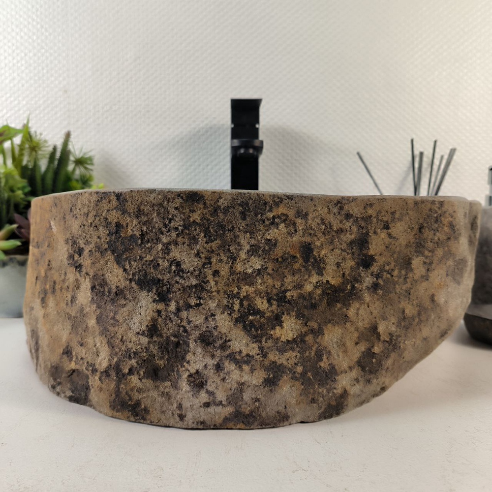 Раковина из речного камня RS-65275 48*38*15 0861